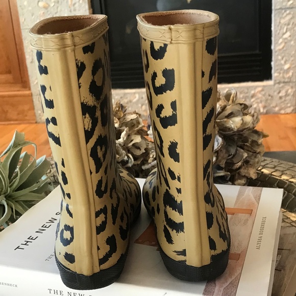 HUNTER ☔️ LEOPARD RAIN BOOTS - Picture 6 of 12